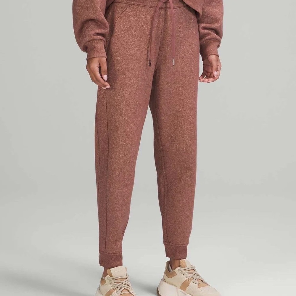 NWT Lululemon Scuba High Rise Jogger - 0/Zero